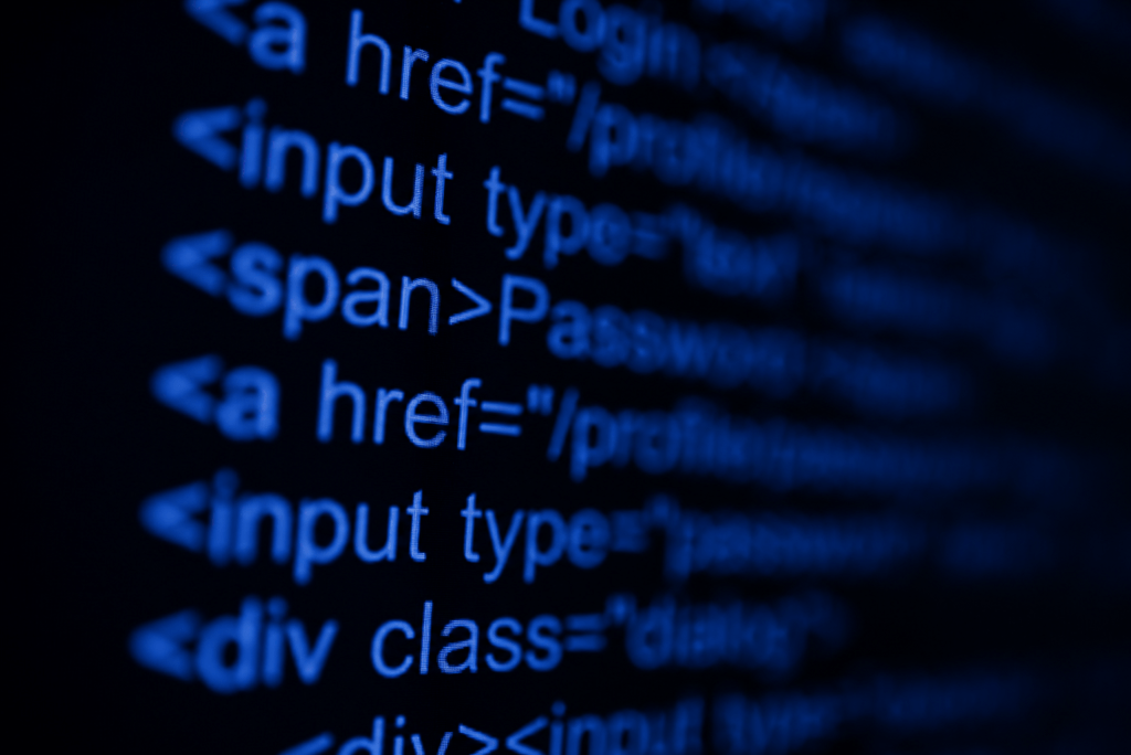 Primer plano de código HTML azul marino